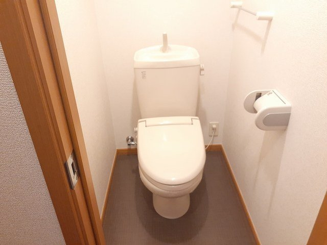 プチ　シャトーＤのトイレ