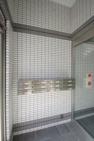 熊本市東区八反田１丁目の賃貸マンションのロビー