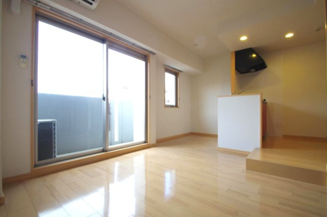 熊本市東区八反田１丁目の賃貸マンションの居間・リビング