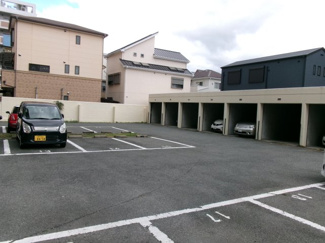 【駐車場】