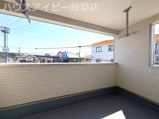 【バルコニー】 | 各務原市那加土山町新築建売全2棟！お車2台可能！那加第一小学校まで徒歩12分！インナーバルコニー | 各務原市那加土山町新築建売全2棟！お車2台可能！那加第一小学校まで徒歩12分！インナーバルコニーのあるお家！