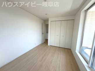 【洋室】 | 各務原市那加土山町新築建売全2棟！お車2台可能！那加第一小学校まで徒歩12分！インナーバルコニー | 各務原市那加土山町新築建売全2棟！お車2台可能！那加第一小学校まで徒歩12分！インナーバルコニーのあるお家！