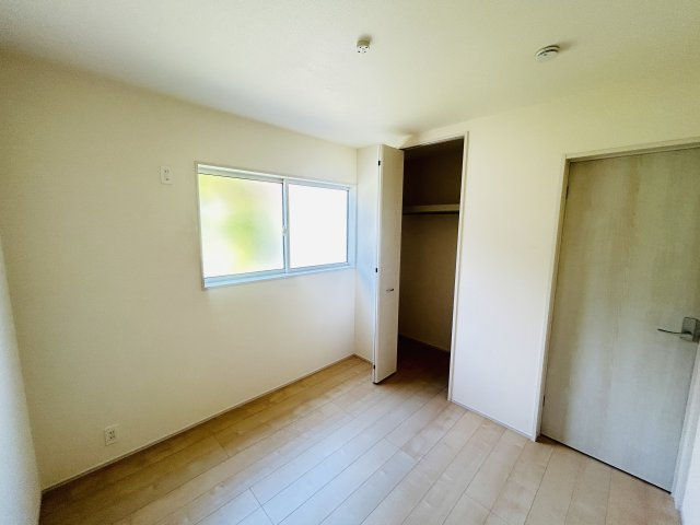 新築　高崎市新町第８　Livele Garden.S　1号棟の洋室|現地写真　リビング隣の洋室はお子様の遊び部屋としてもちょうどいいですね♪

