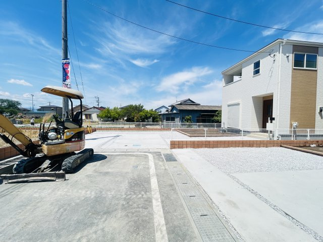 新築　高崎市新町第８　Livele Garden.S　1号棟の前面道路含む現地写真|現地写真　南側接道幅員約5ｍ