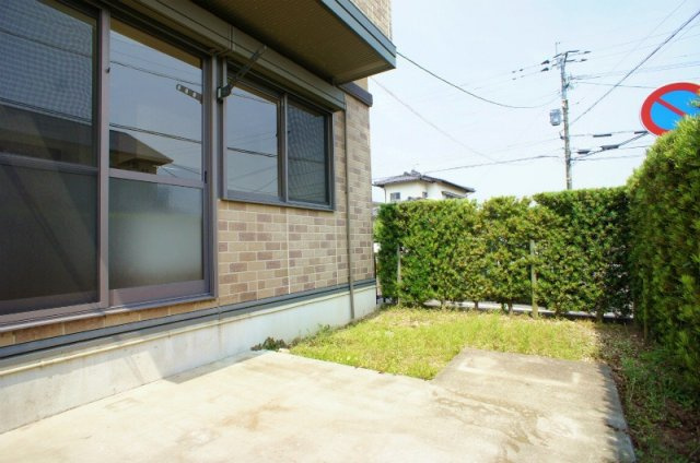 リビングタウン小森野参番館　A棟の庭|たまにはお庭で休日を過ごしてみるのもよいかもしれません