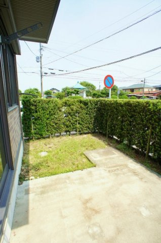 リビングタウン小森野参番館　A棟の庭