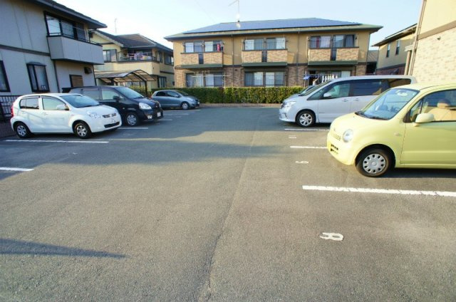 リビングタウン小森野参番館　A棟の駐車場