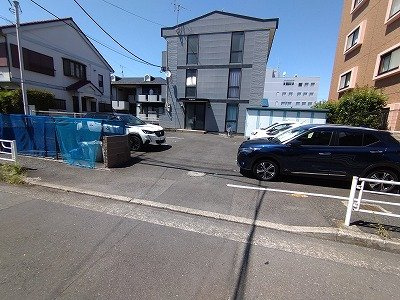 【駐車場】 | レオパレスゴールドレジデンス中原 | ５台管理