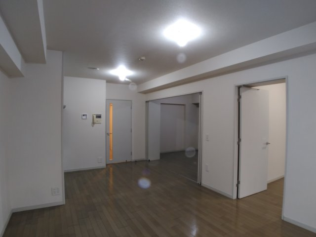 【居間・リビング】 | アーバンシティ音羽 | 11.9帖LLDK