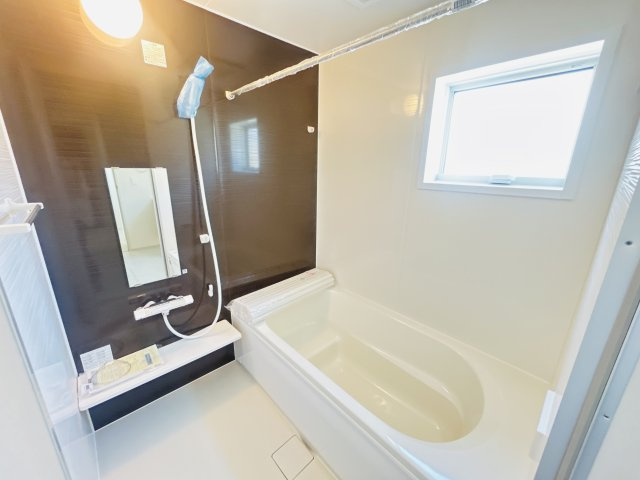 新築　高崎市新町第８　Livele Garden.S　2号棟の浴室|現地写真　乾燥・暖房・涼風と充実の内容！お風呂に入る前に暖房をつけておけば、寒い嫌な思いはしません。									

