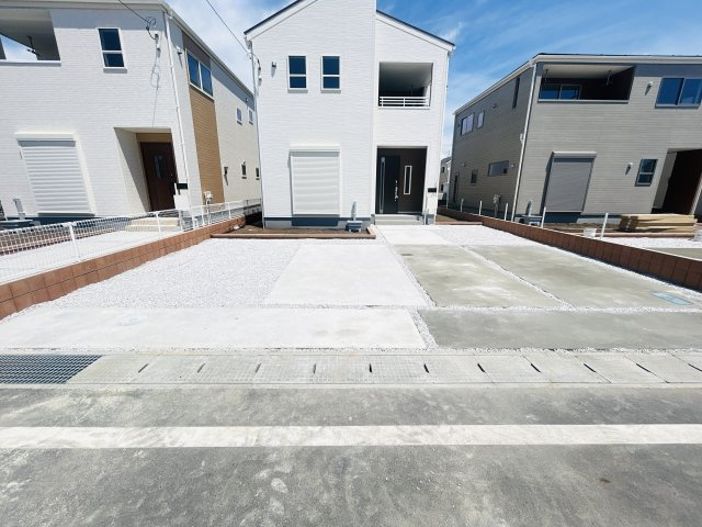 新築　高崎市新町第８　Livele Garden.S　2号棟の駐車場|現地写真　駐車スペースは2台分可能です！
