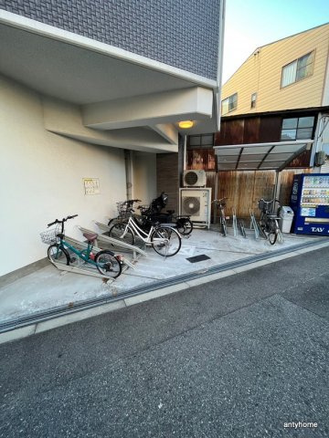 アミル9の駐車場