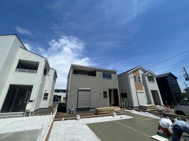 新築　高崎市新町第８　Livele Garden.S　3号棟の駐車場|現地写真　駐車スペースは2台分可能です！
