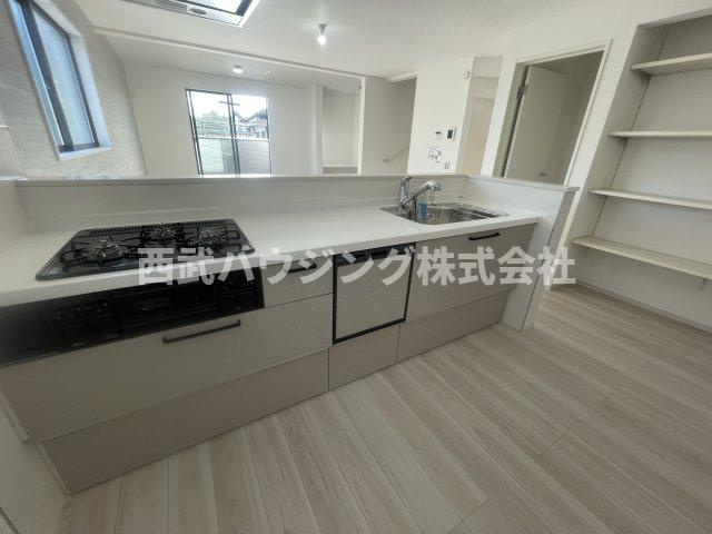 【仲介手数料無料】所沢市南住吉１期全２棟２号棟　所沢市の新築なら西武ハウジングのキッチン