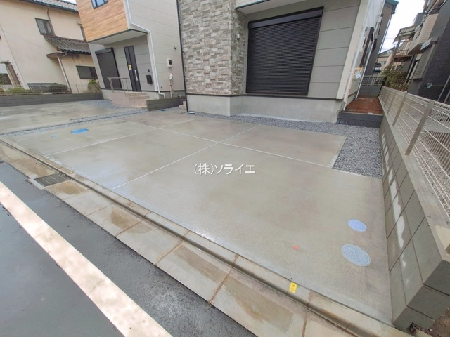 川越市藤間2期　全2棟　新築戸建て　GRACEの駐車場