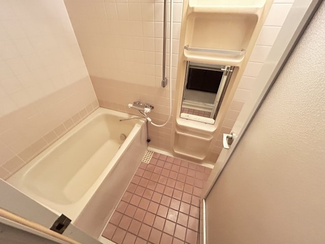 ライオンズシティ川口の浴室|別号室参考写真です。