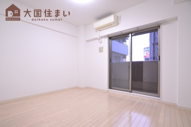 【居間・リビング】 | S-RESIDENCE難波VIALE（エスレジデンス難波ヴィアーレ）