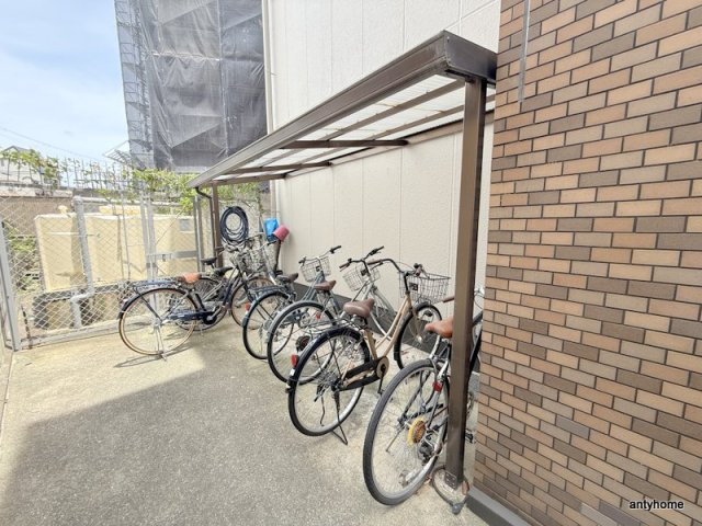 ハイツASKの駐車場