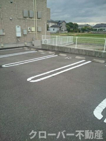 薔薇Ⅰの駐車場