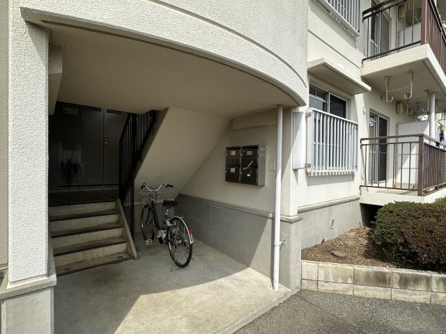 川崎市麻生区栗木台１丁目の賃貸マンションのエントランス