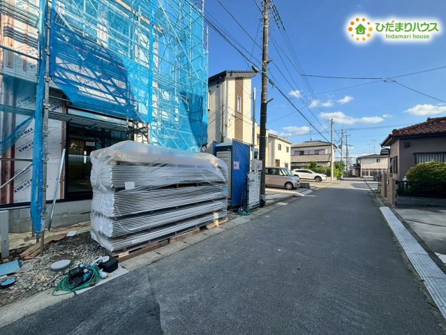 行田市持田　新築一戸建て　グラファーレ　01の前面道路含む現地写真