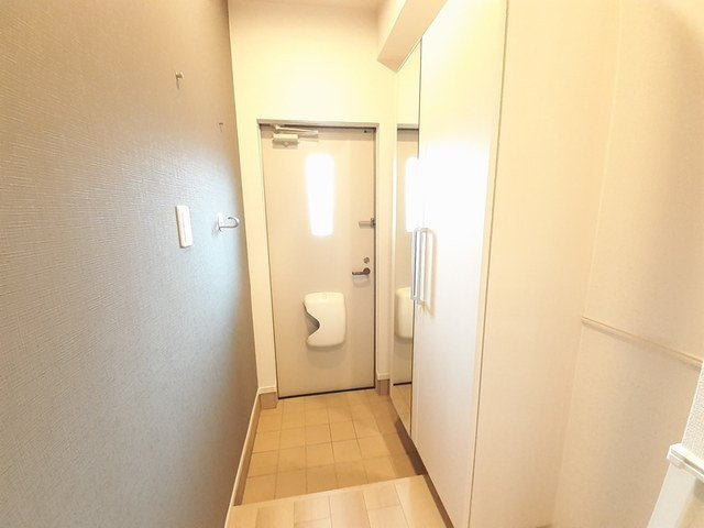 インアミティの玄関
