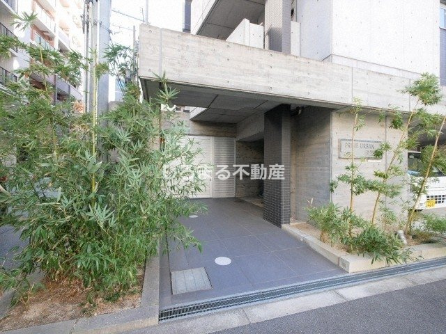 プライムアーバン松屋町のエントランス