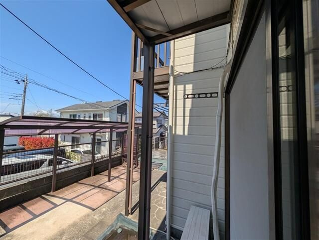 横浜市旭区市沢町のアパートのバルコニー