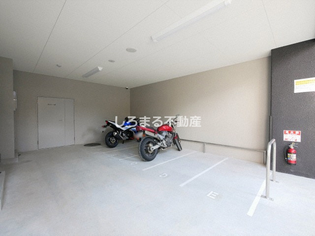 プレサンス谷町九丁目駅前の駐車場