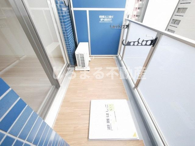 プレサンス堺筋本町センティスのバルコニー