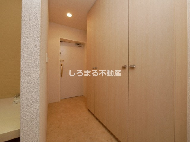 アーバンフラッツ瓦町の玄関