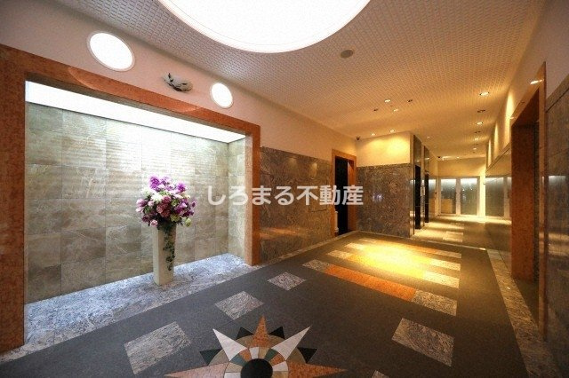 アーバンフラッツ瓦町のロビー