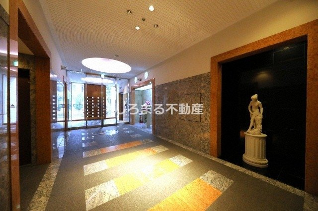 アーバンフラッツ瓦町のロビー