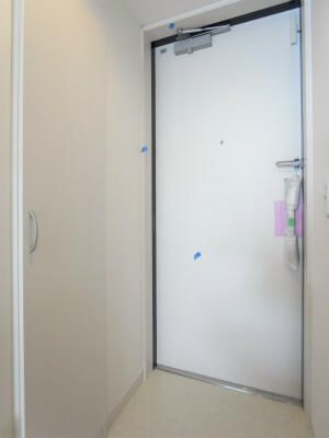 リブリ・アルバＭＵの玄関