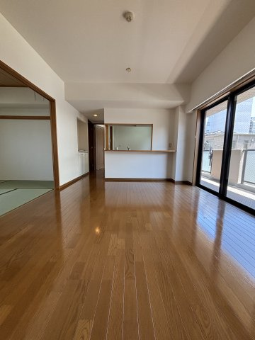 ローヤルシティ大宮吉敷町の居間・リビング