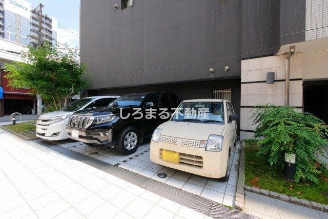 アプリーレ堺筋本町の駐車場