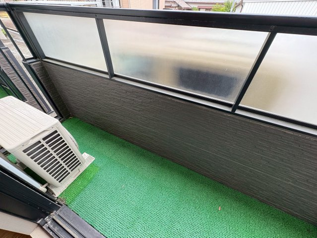 東ハイツ宝塚のバルコニー|バルコニーからの眺めを楽しみながら食事をしませんか