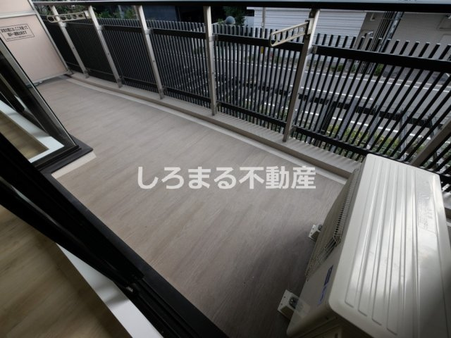 フロンティアタワー難波EASTのバルコニー