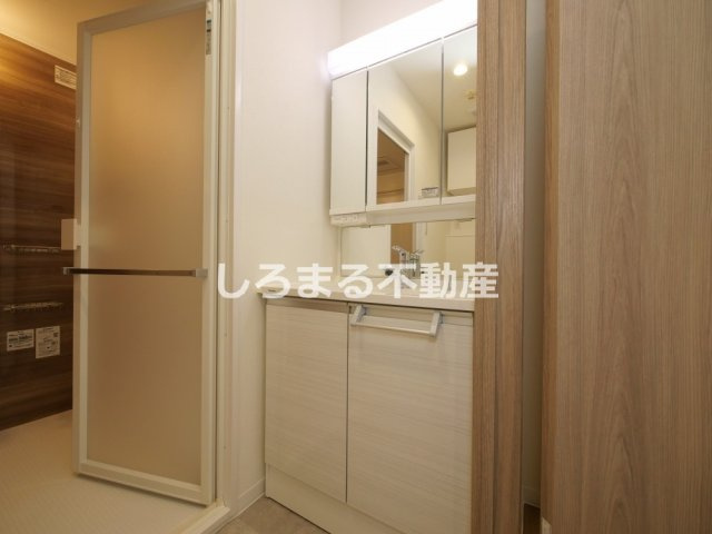 フロンティアタワー難波EASTの独立洗面台