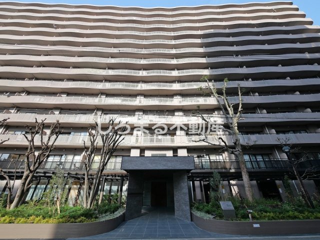 フロンティアタワー難波EASTの外観