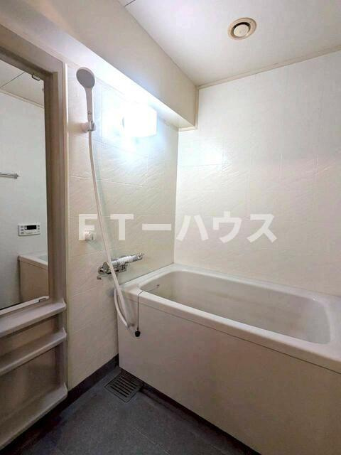 シャトルグランディの浴室