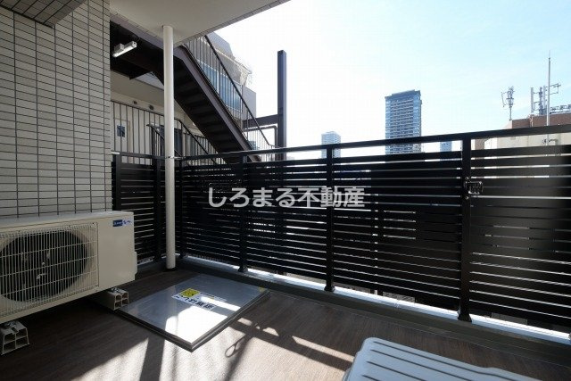 レオングラン本町橋のバルコニー