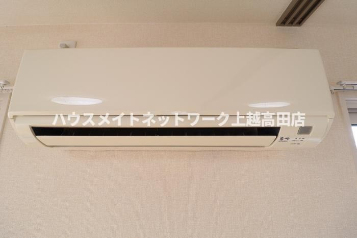 エル・スリー石橋の設備|エアコン（参考同型306号室室内写真）