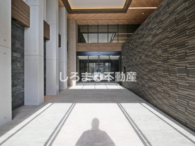リヴェント難波ウエストのエントランス
