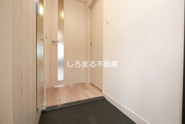 プレサンス難波マジョリティの玄関