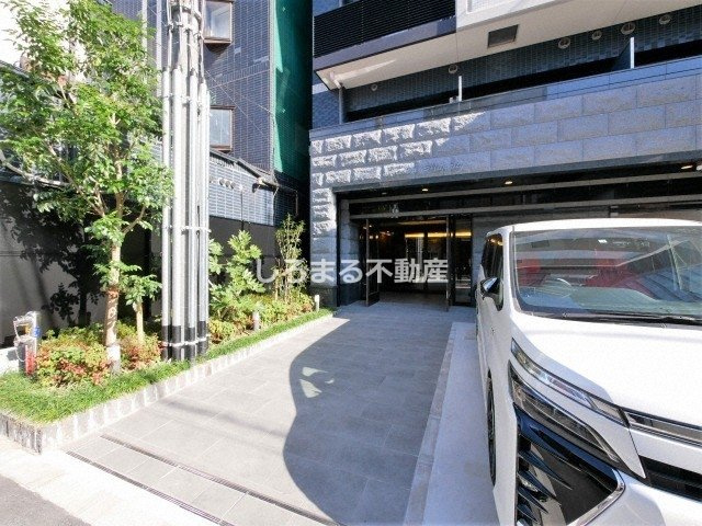 プレサンス難波マジョリティのエントランス