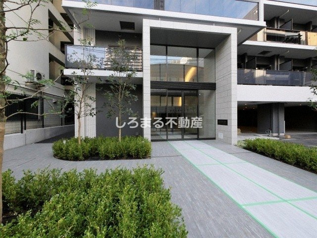 ルネフラッツ谷町四丁目のエントランス
