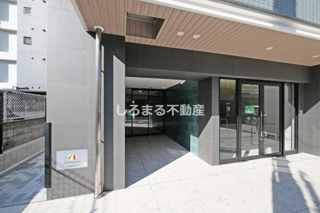 コンフォリア・リヴ北浜平野町のエントランス