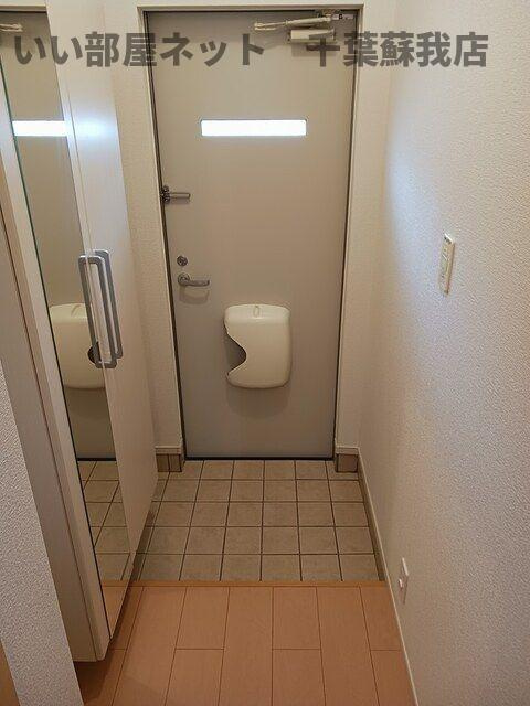 アンジュ　レーブ　Ⅱの玄関|明るい玄関です