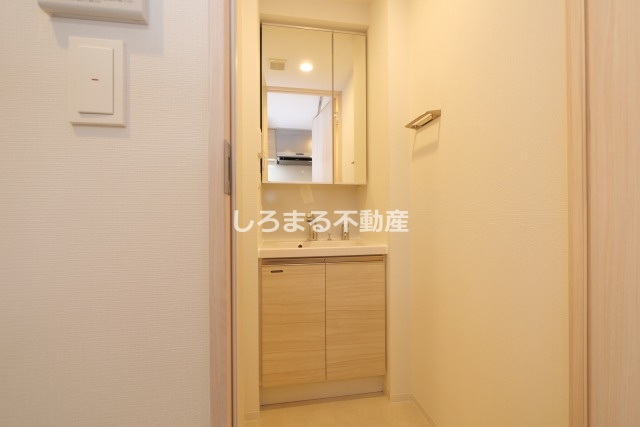 カーサレグラス城東セントラルの独立洗面台